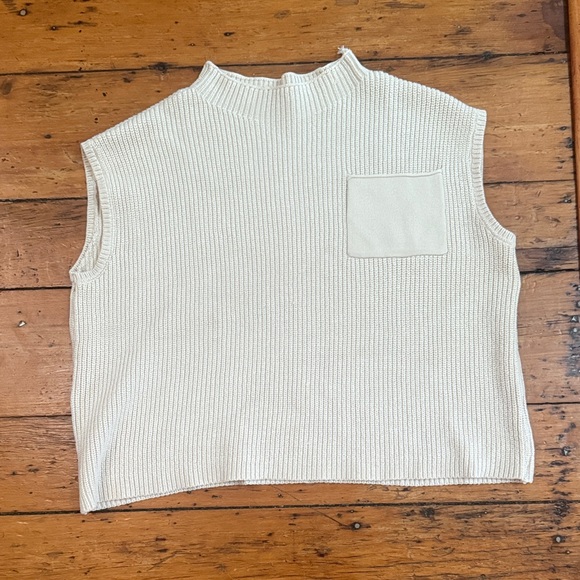 Tops - Sleeveless Cream Knit Top